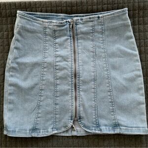 Free People Mini Skirt with Front Zipper. Like brand new. Size 4